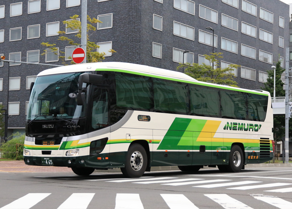 根室交通「オーロラ号」 ・465 札幌大通にて