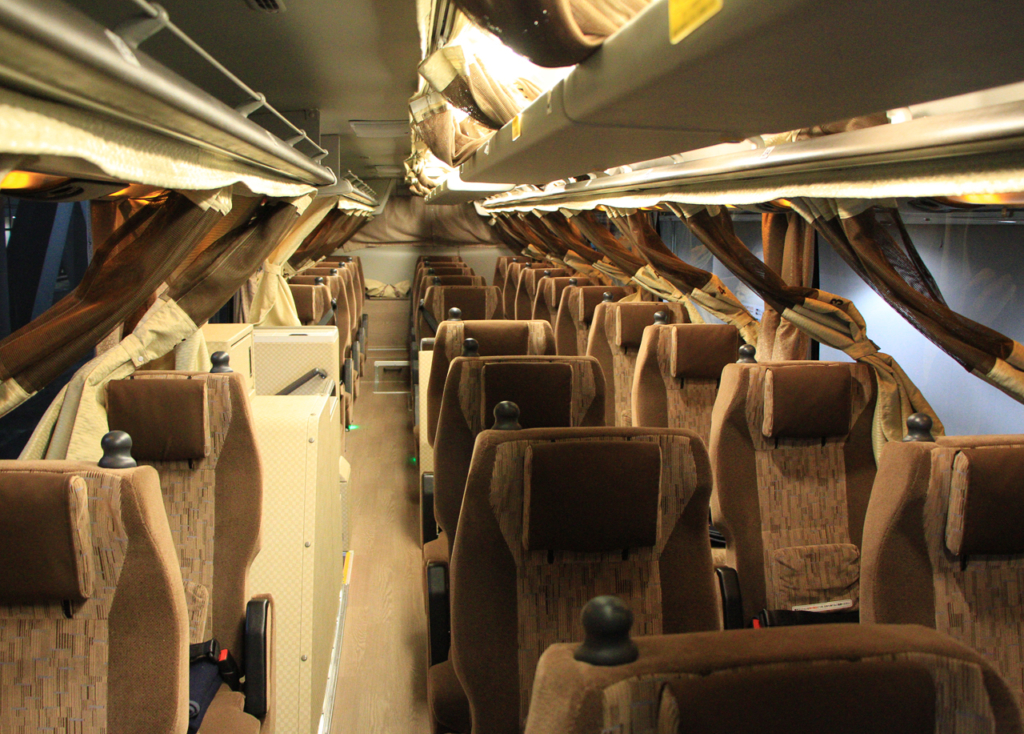 名鉄バス「どんたく号」 3807 車内