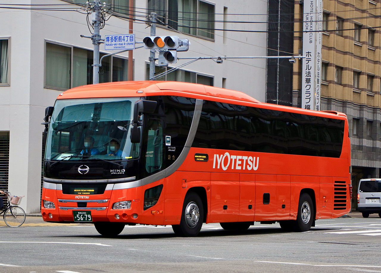 伊予鉄南予バス「道後エクスプレスふくおか号」 5388 那の津にて(H27.04